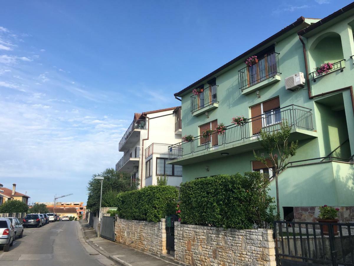 Esther Apartment Pula Exterior photo