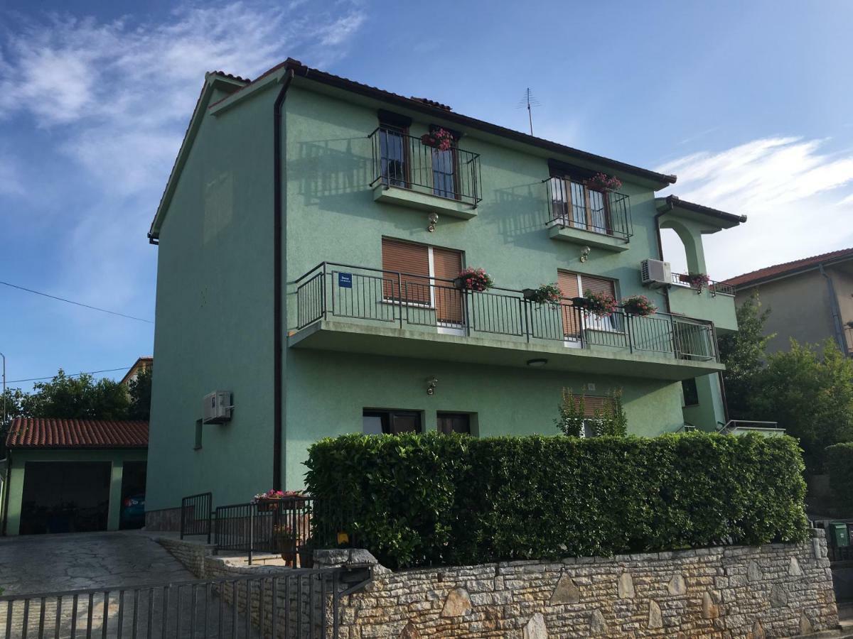 Esther Apartment Pula Exterior photo