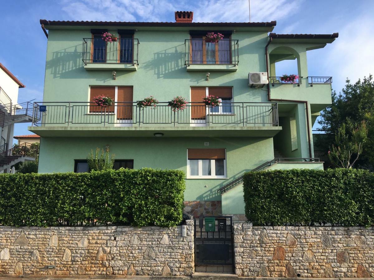Esther Apartment Pula Exterior photo